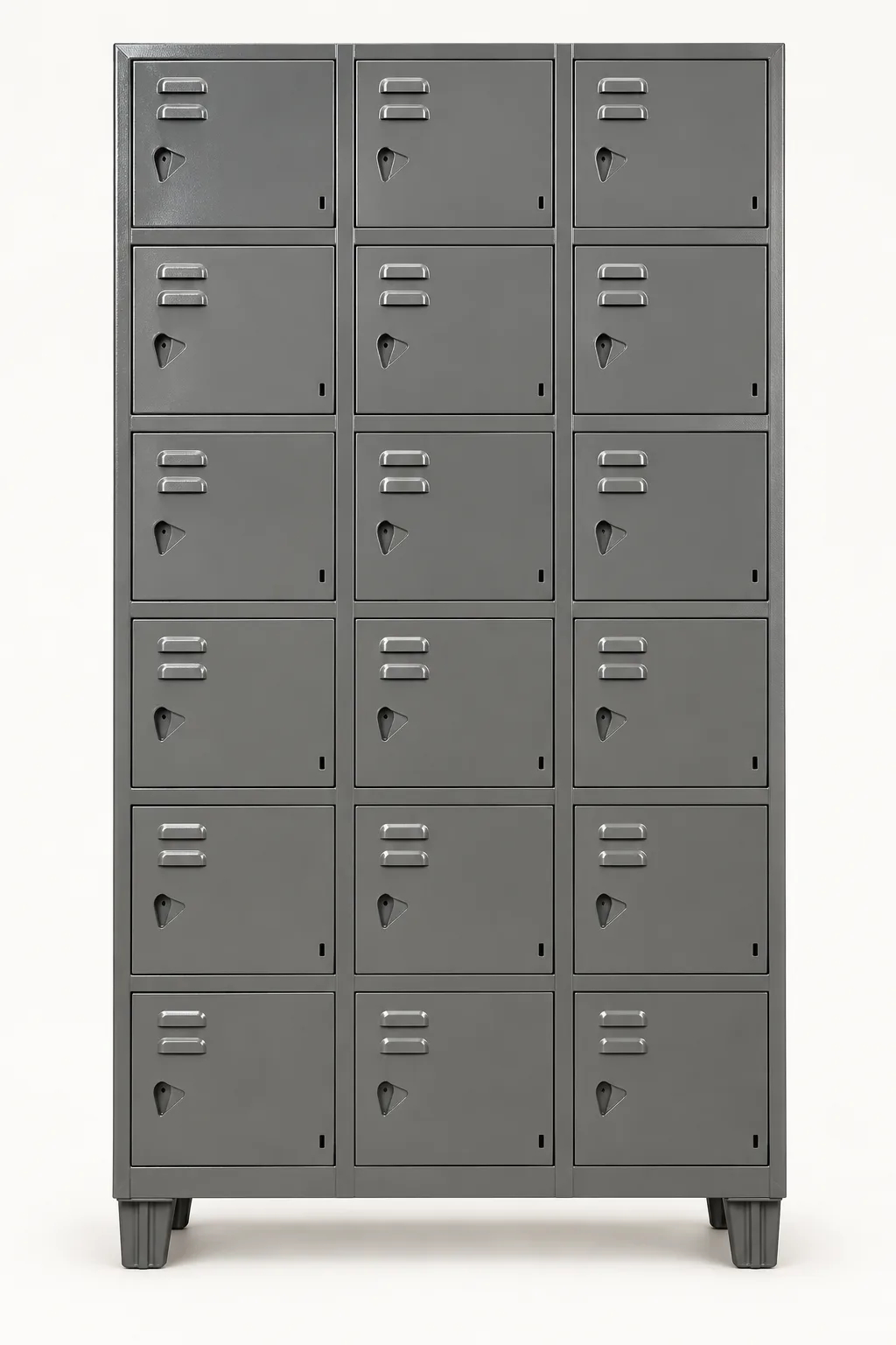 Eighteen door steel locker with individual compartment locks: additional view 1